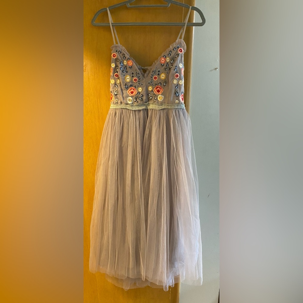 Embroidered floral and tulle dress- size large